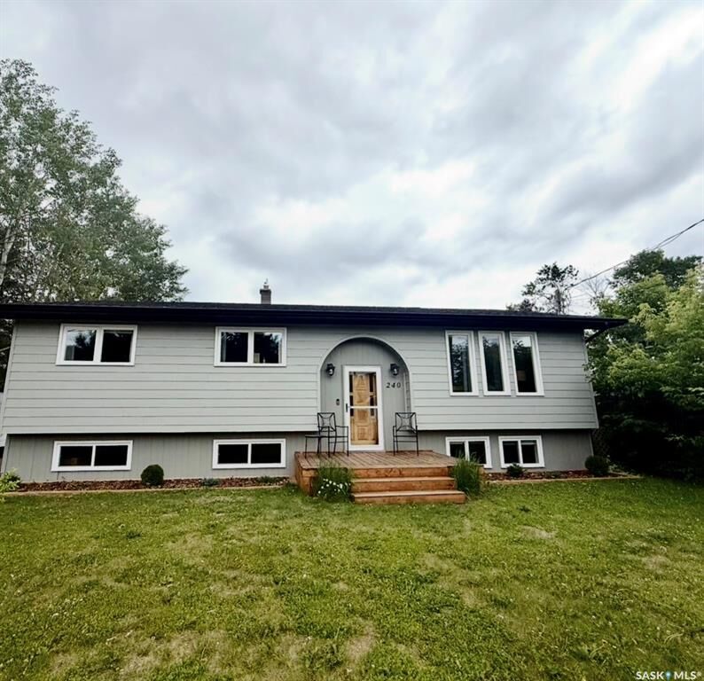 Property Photo:  240 Dehavilland Avenue  SK S0J 3G0 