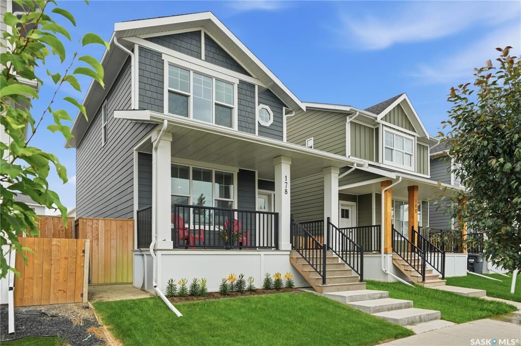 Property Photo:  178 Rosewood Boulevard E  SK S7V 0P5 