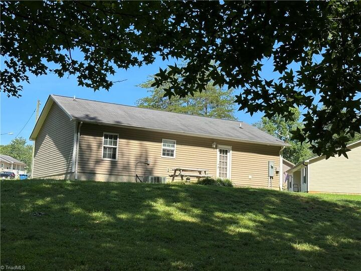Property Photo: 111 Dundee Court NC 28650