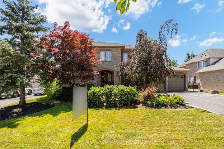 Property Photo: 4278 Clubview Drive ON L7M 4X1