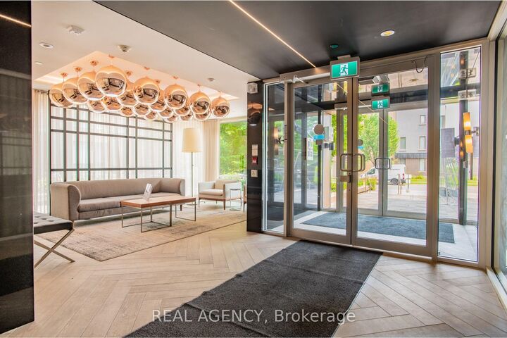 Property Photo: 150 Sabina Drive 304 ON L6H 0W3