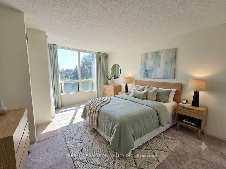Property Photo:  5785 Yonge Street 403  ON M2M 4J2 