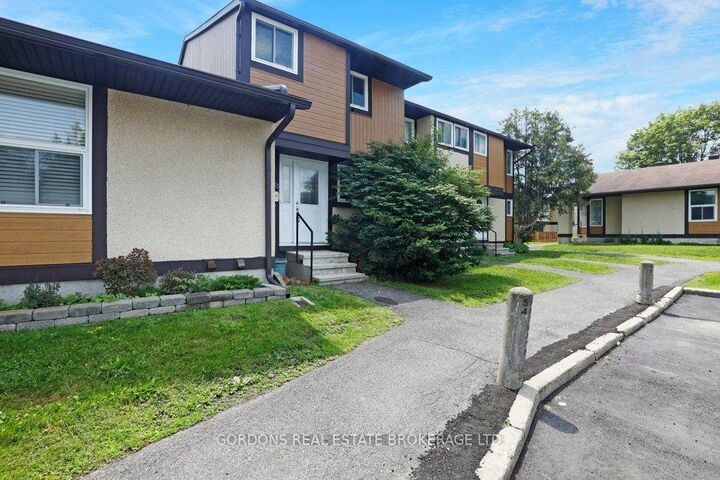 Property Photo: 3322 Uplands Drive 53 ON K1V 9R9