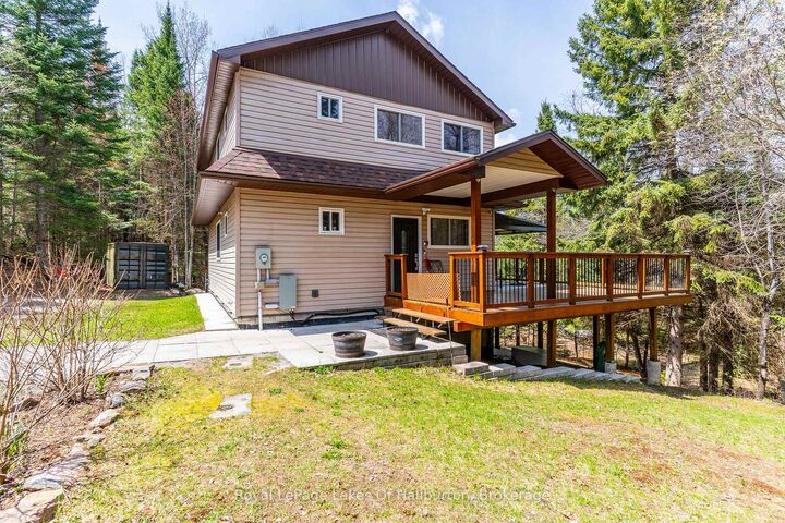 1033 Bayberry Lane — photo 1