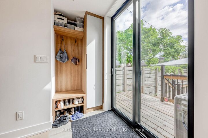 Property Photo: 431 Roxton Road ON M6G 3R5