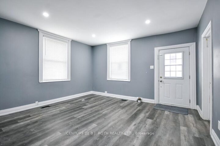 Property Photo: 44 Sanford Street ON L4N 3C4