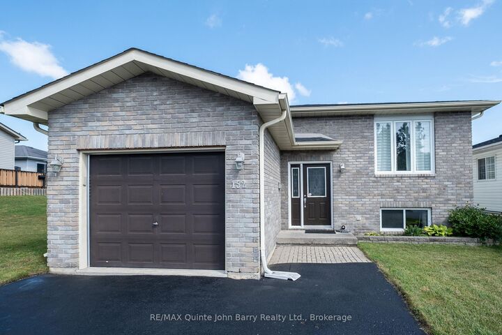 152 Nicholas Street — photo 1