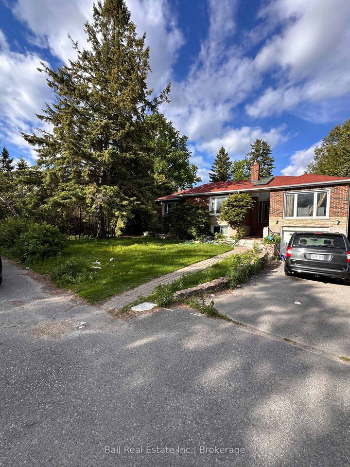 Property Photo: 10 Arthur Avenue ON K9J 5X5