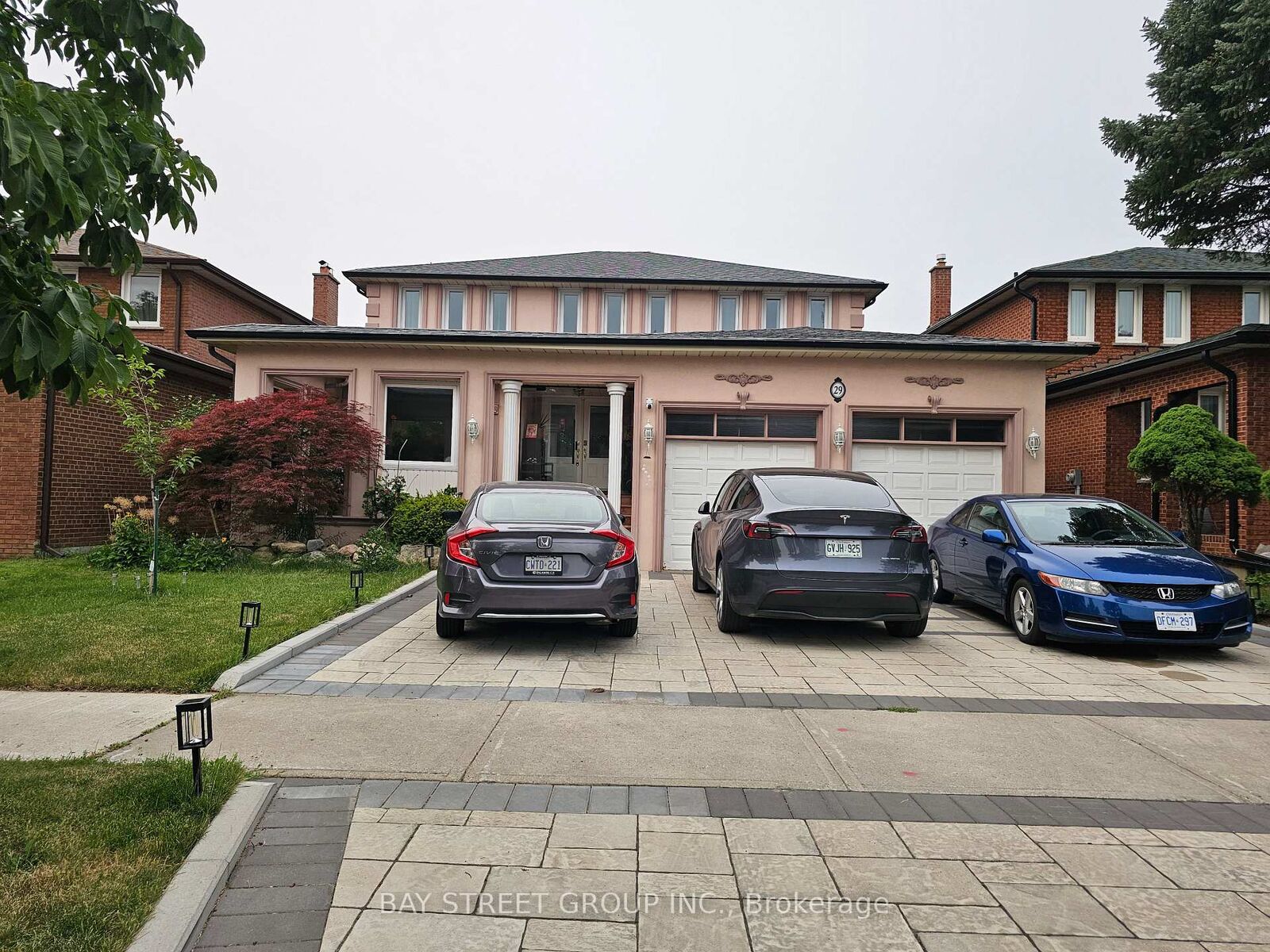 Property Photo: 29 Elmartin Drive ON M1W 3C6