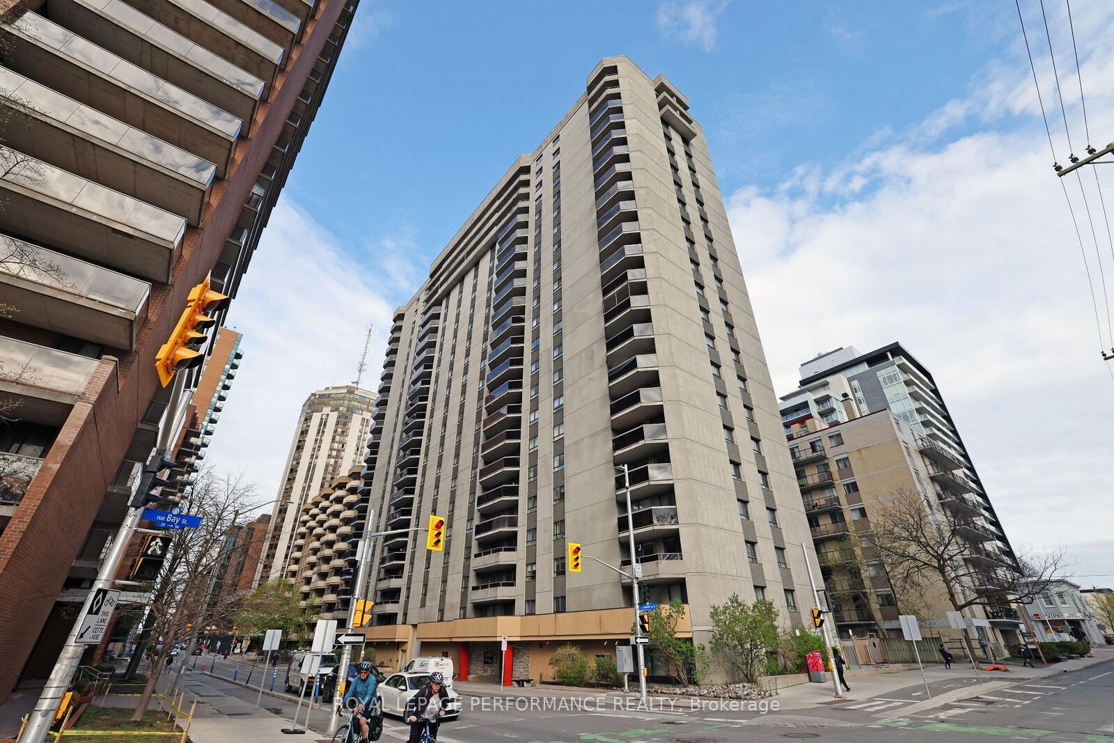 Property Photo: 470 Laurier Avenue W 1701 ON K1R 7W9