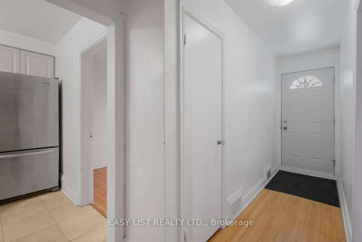 Property Photo:  39 Churchill Avenue  ON M2N 1Y6 