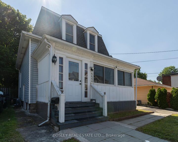 Property Photo: 4466 Fourth Avenue ON L2E 4N3