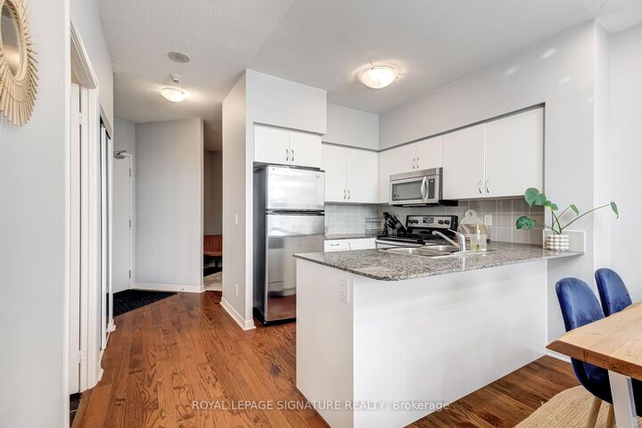 Property Photo:  2230 Lake Shore Boulevard W 204  ON M8V 0B2 