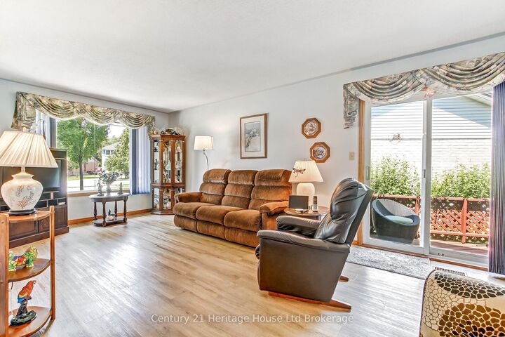 Property Photo:  27 O'Rourke Pl Place E  ON N4S 8T9 