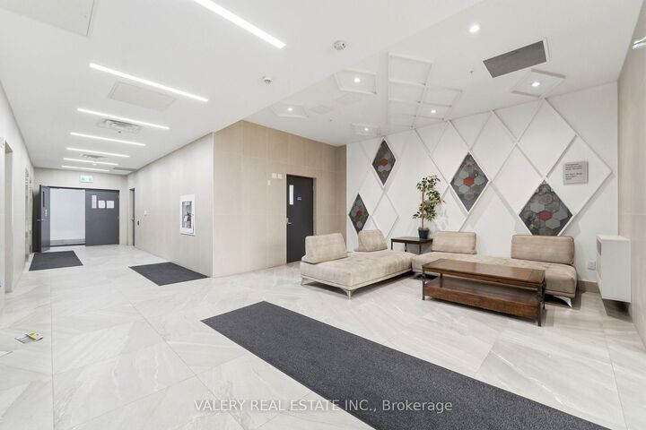 Property Photo:  1 Wellington Street 717  ON N3T 2L3 