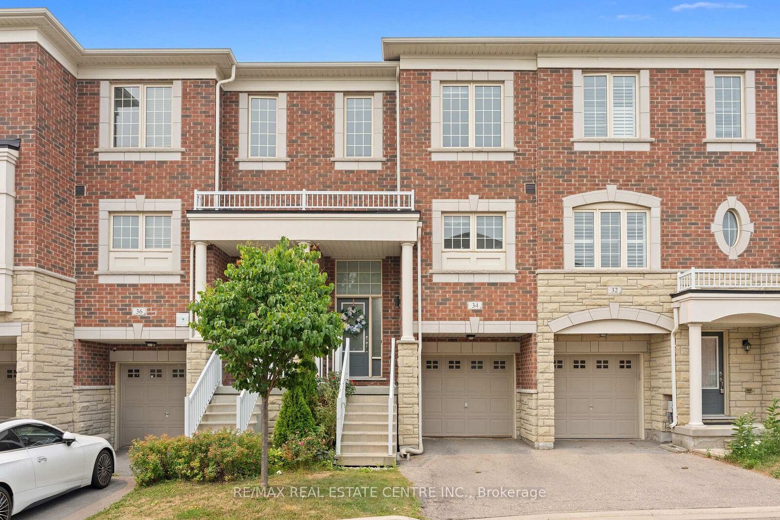 Property Photo: 34 Aspen Hills Road ON L6Y 0H7
