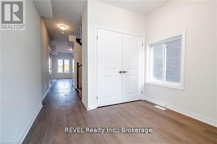 Property Photo: 77 Renfrew Trail ON L3C 0K2