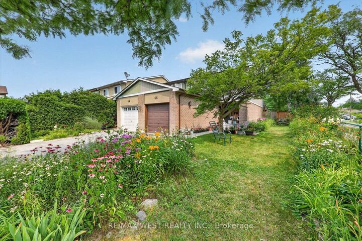 Property Photo: 66 Bushwood Court ON M1B 2T1