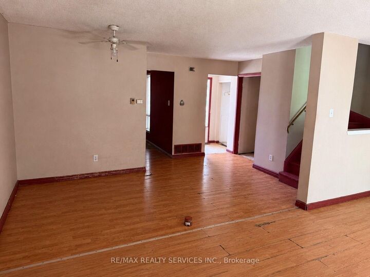 Property Photo: 20 Lansing Square ON L6Z 1E6