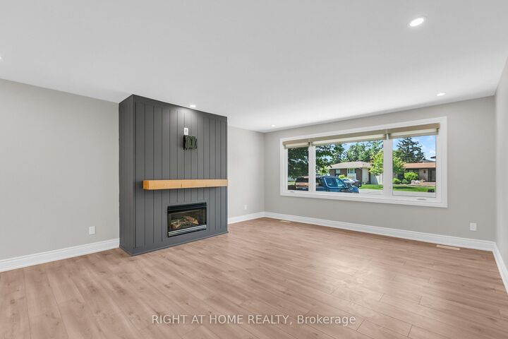 Property Photo: 29 Horner Drive A ON K2H 5E8