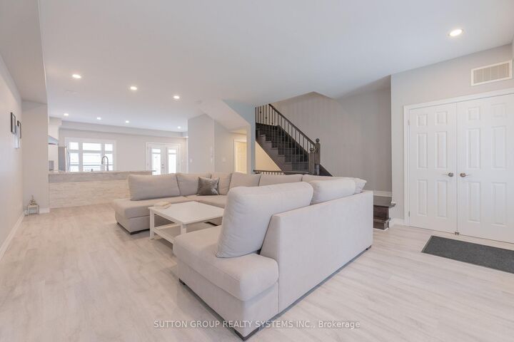Property Photo: 2460 Prince Michael Drive N 55 ON L6H 0G8