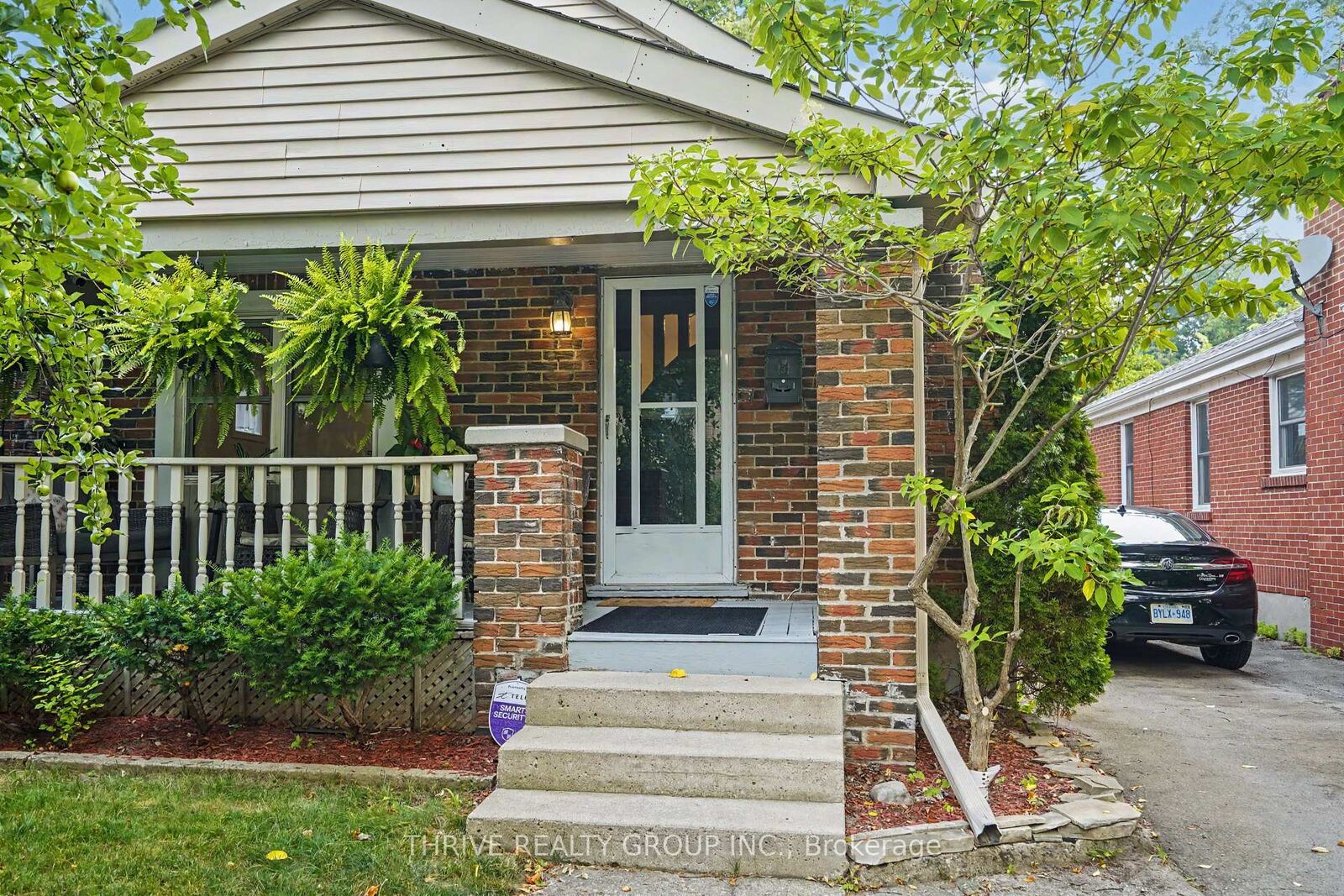 Property Photo: 10 Byron Avenue E ON N6C 1C5