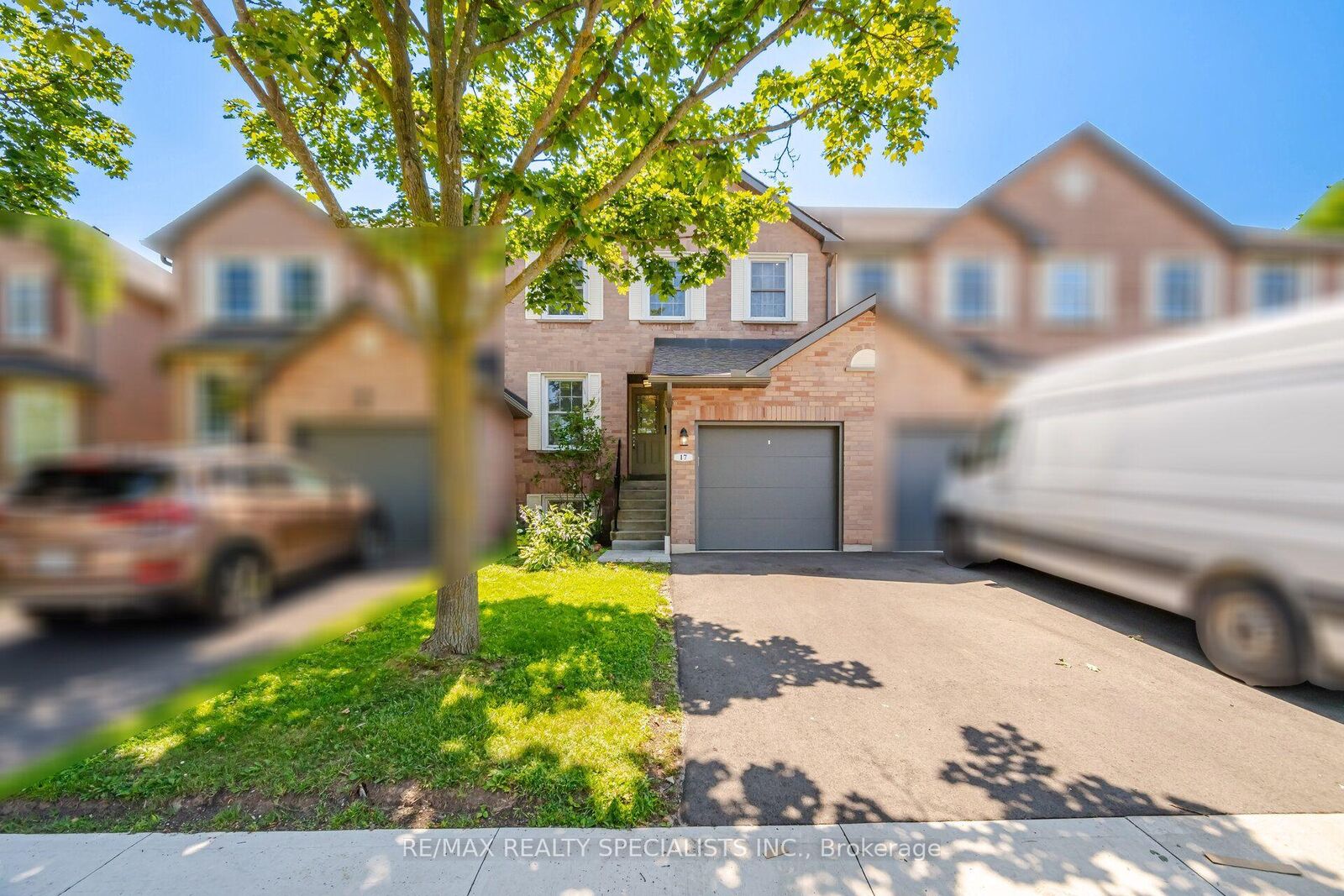 Property Photo: 2935 Headon Forest Drive 17 ON L7M 3Z7