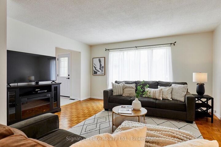 Property Photo: 316 Burrows Hall Boulevard ON M1B 1H7