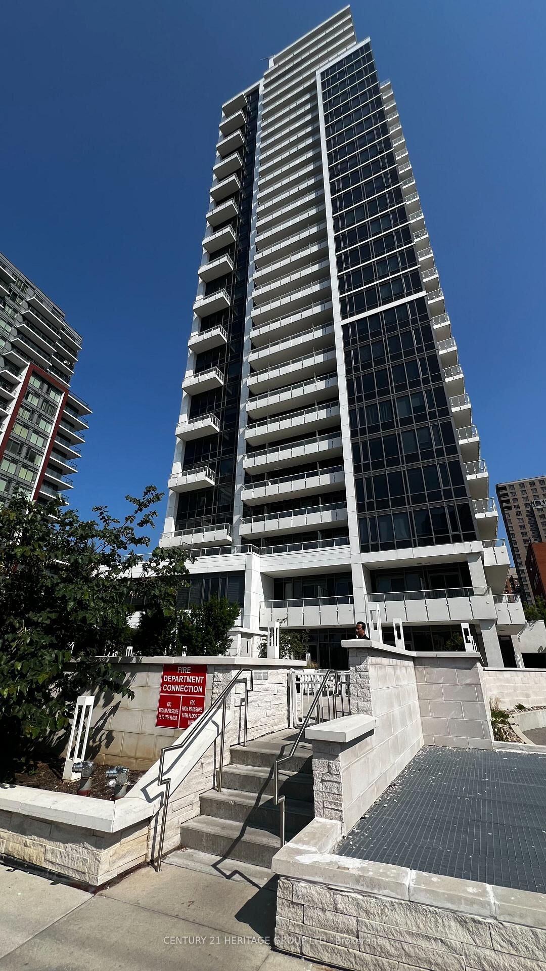 Photo de la propriété: 75 Canterbury Place 1606 ON M2N 0L2