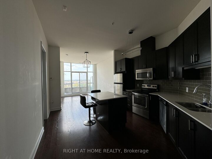 Photo de la propriété: 2480 Prince Michael Drive 720 ON L6H 0H1