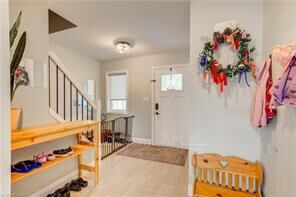 Photo de la propriété: 195 Charles Street E ON N5C 1K3
