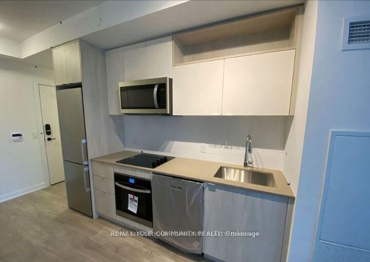 Property Photo: 135 Lower Sherbourne Street 937 ON M4A 1Y4