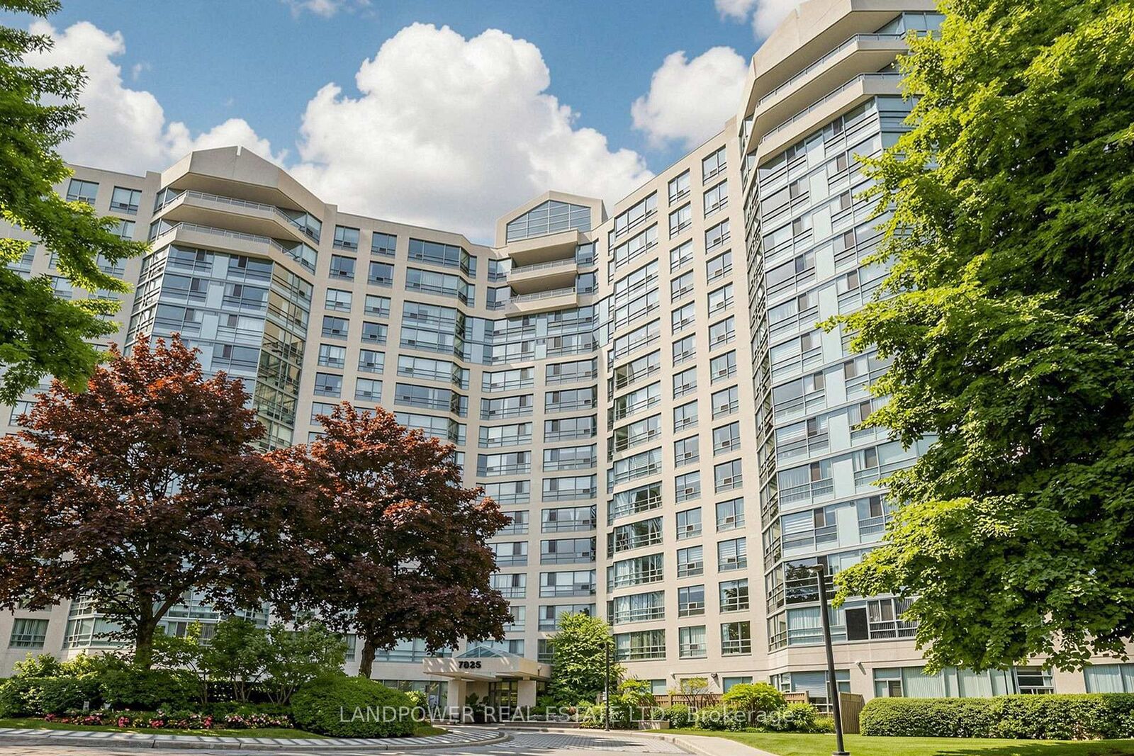 Property Photo: 7825 Bayview Avenue 1106 ON L3T 7N2