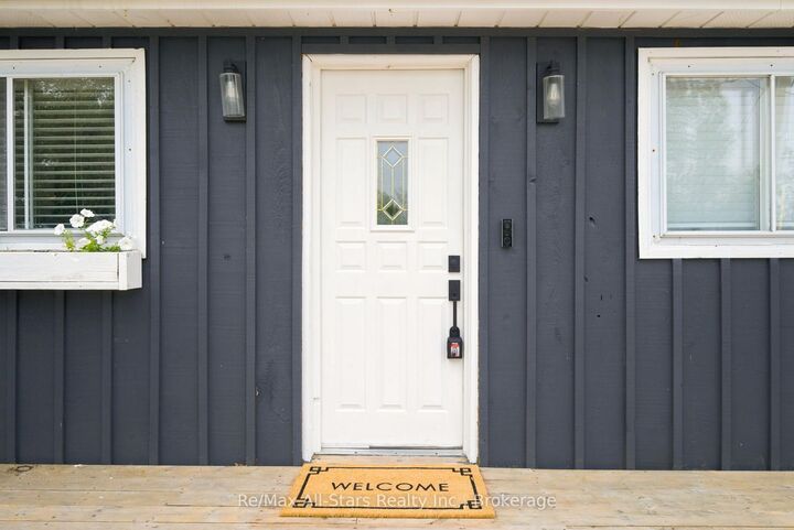 Property Photo: 5987 Lakeshore Road ON L4A 7X3