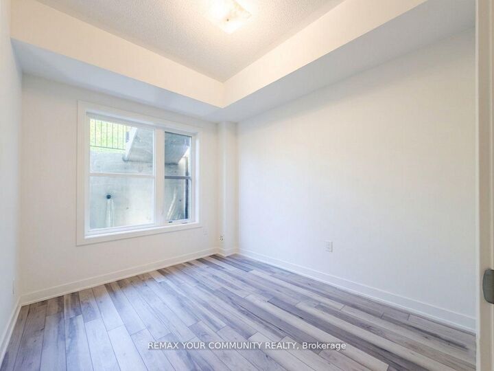Property Photo: 15100 Yonge Street 106 ON L4G 4C8
