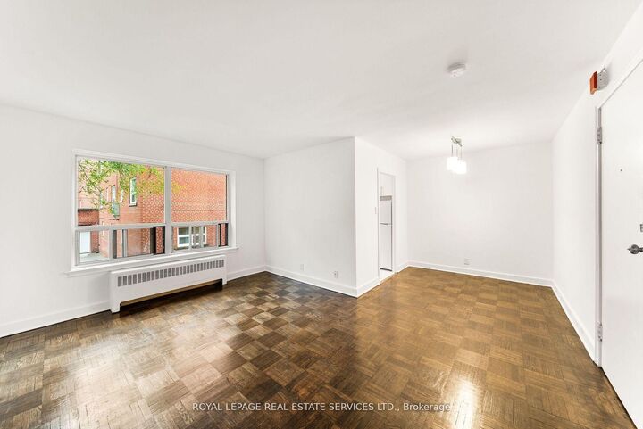 Property Photo:  308 The Kingsway N/A 110  ON M9A 3V2 
