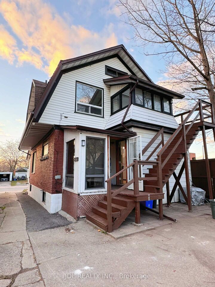 Property Photo: 4750 Saint Lawrence Avenue Main ON L2E 3X9