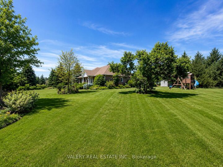 Property Photo:  17 Southwinds Dr Drive  ON N0B 1H0 