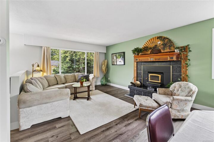 Property Photo:  212 Kwassin Cres  BC V0R 2G0 