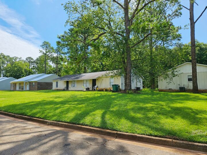 Property Photo:  336 Station Crossing Drive  GA 31721 