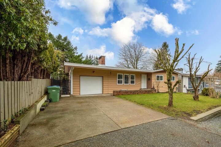 2519 Magnolia Crescent — photo 1