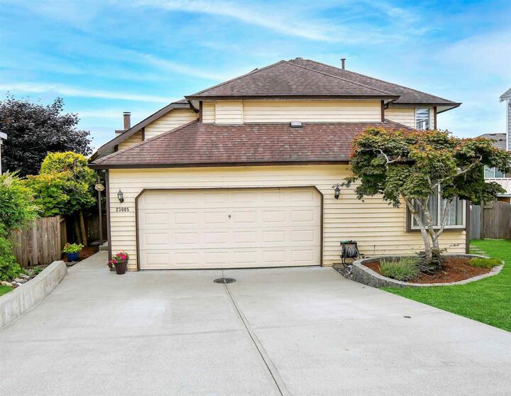 23005 Olund Crescent — photo 1