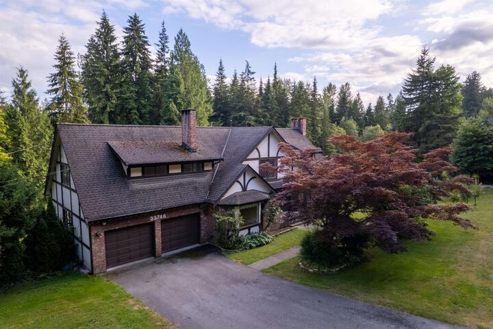 Property Photo: 33746 Dlugosh Avenue BC V2V 6B2