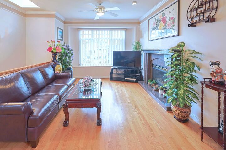 Property Photo: 6915 Dumfries Street BC V5P 3C1