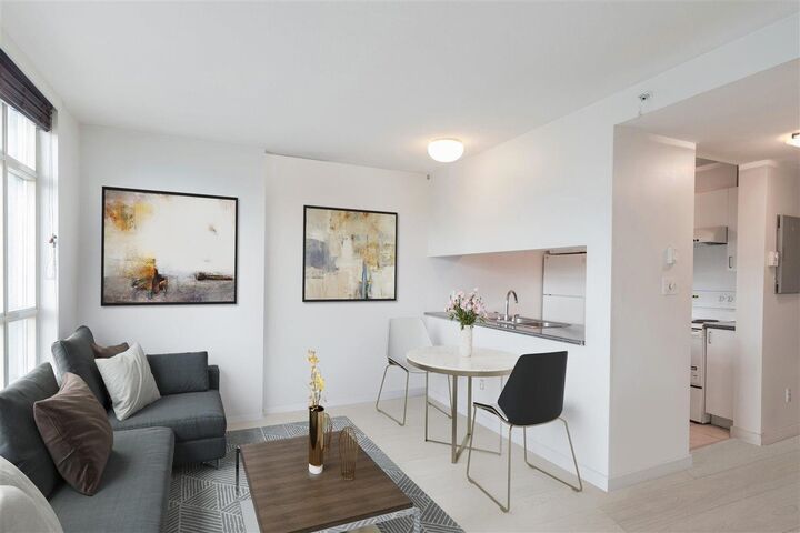 Property Photo: 438 Seymour Street 2501 BC V6B 6H4