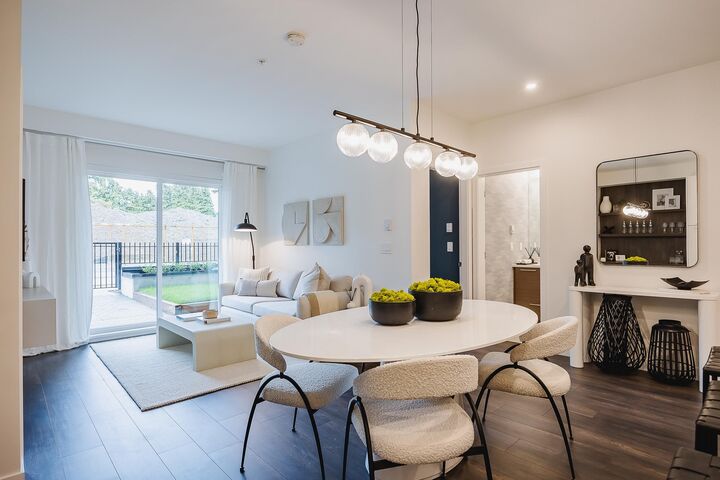 Property Photo: 32174 George Ferguson Way 602 BC V2T 0L3