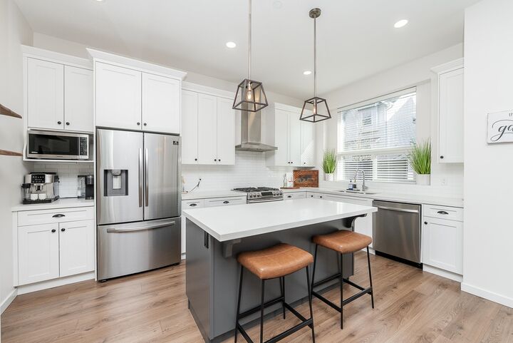 Property Photo: 12924 240A Street BC V4R 0G8