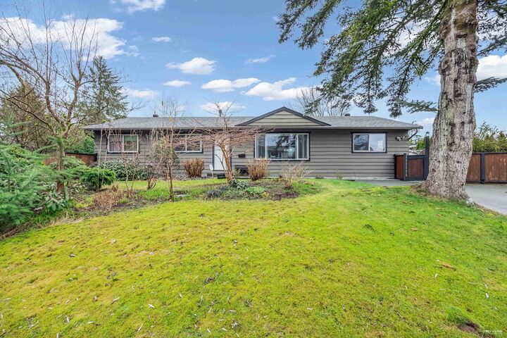 22938 Fuller Avenue — photo 1