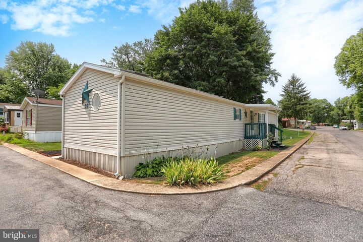 Property Photo: 36 Garden Parkway PA 17013