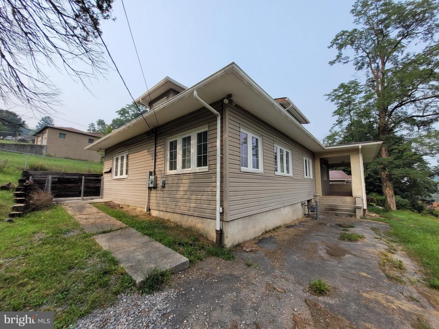 Property Photo: 885 Braddock Road MD 21502